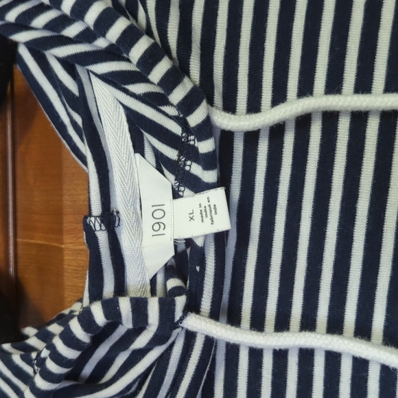 1901 hooded striped top - sz XL - Picture 3 of 3